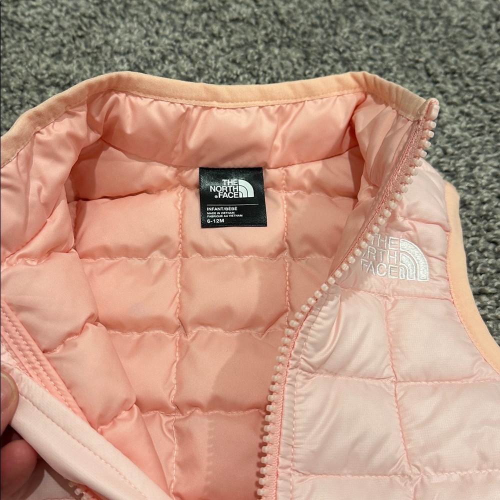 The North Face Light Pink Quilted Vest for Kids - Picture 5 of 5